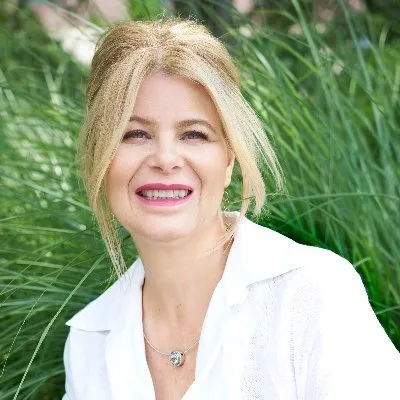 Cecily Braden logo