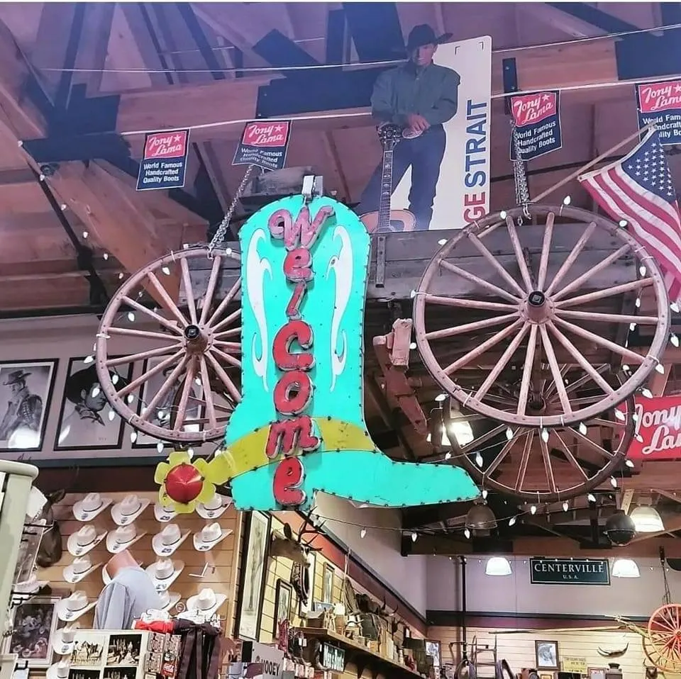 Centervillewesternstores
