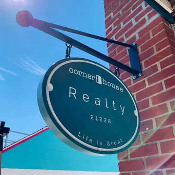 Corner House Realty Logo