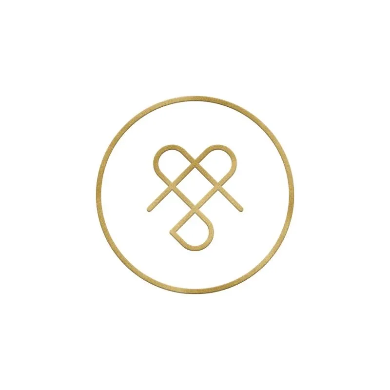 Closed_Maxwell Scott