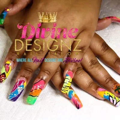 Divine Designz Nail Salon logo