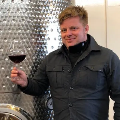 authentiquewinecellars.com's icon