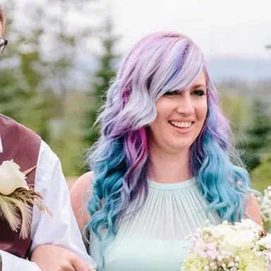 bethanykayhair.com's icon