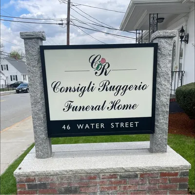 consigliruggeriofuneralhome.com's icon