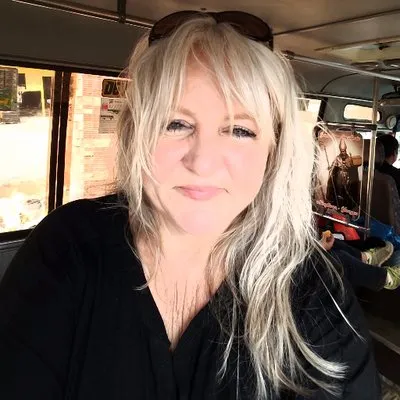 debrahartstudio.com's icon