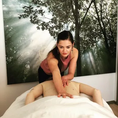 elementswellnesscentre.com's icon
