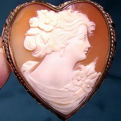 fionakennyantiques.com's icon