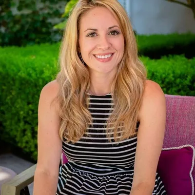 janelleinteriors.com's icon