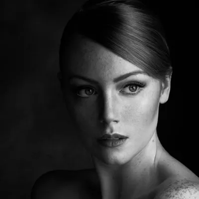 lizbombenmakeup.com's icon