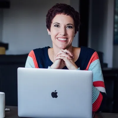 mindycrouch.com's icon