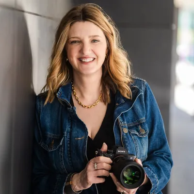 ninamacephotography.com's icon