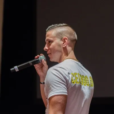 officialkevindavid.com's icon