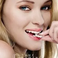 trueromancebridal.com's icon