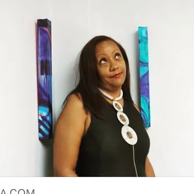 yvettemichele.com's icon