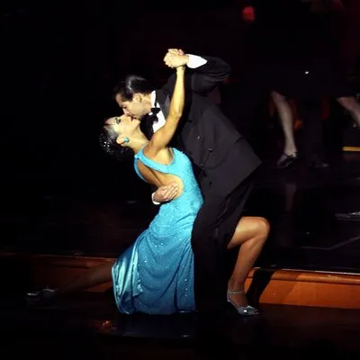 FELLIEWS DANSESTUDIO Yuri Renzo Garibaldi