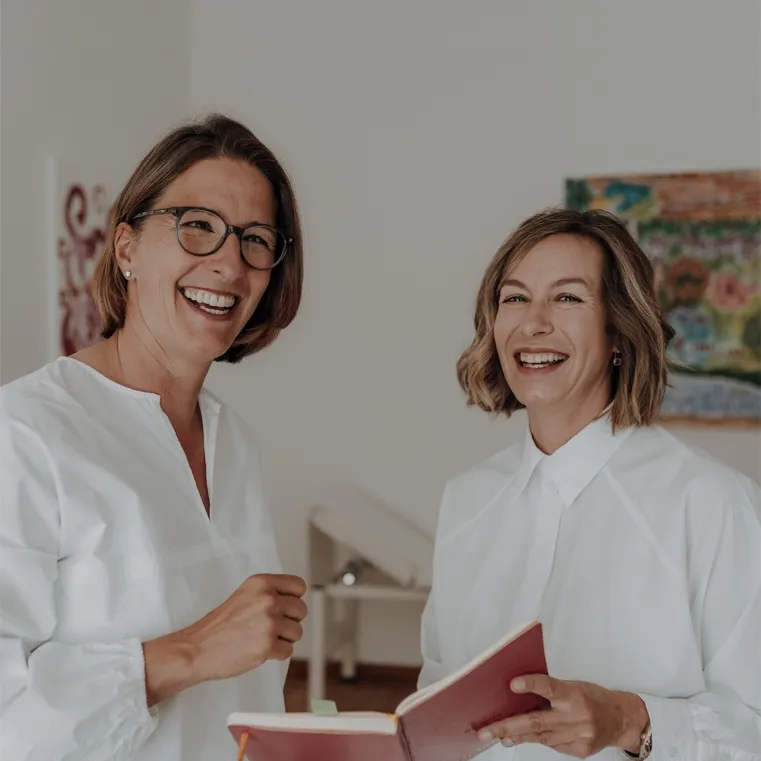 Fachärztinnen für Frauenheilkunde und Geburtshilfe Dr. med. Jasmin Fischer und Caroline Kirschbaum