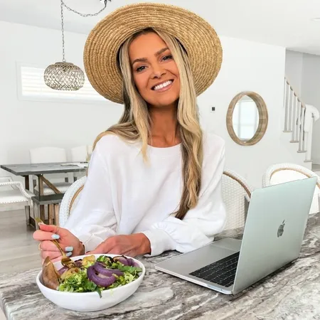 Healthy Emmie light logo