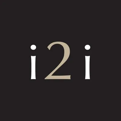 i2i Optometrists logo