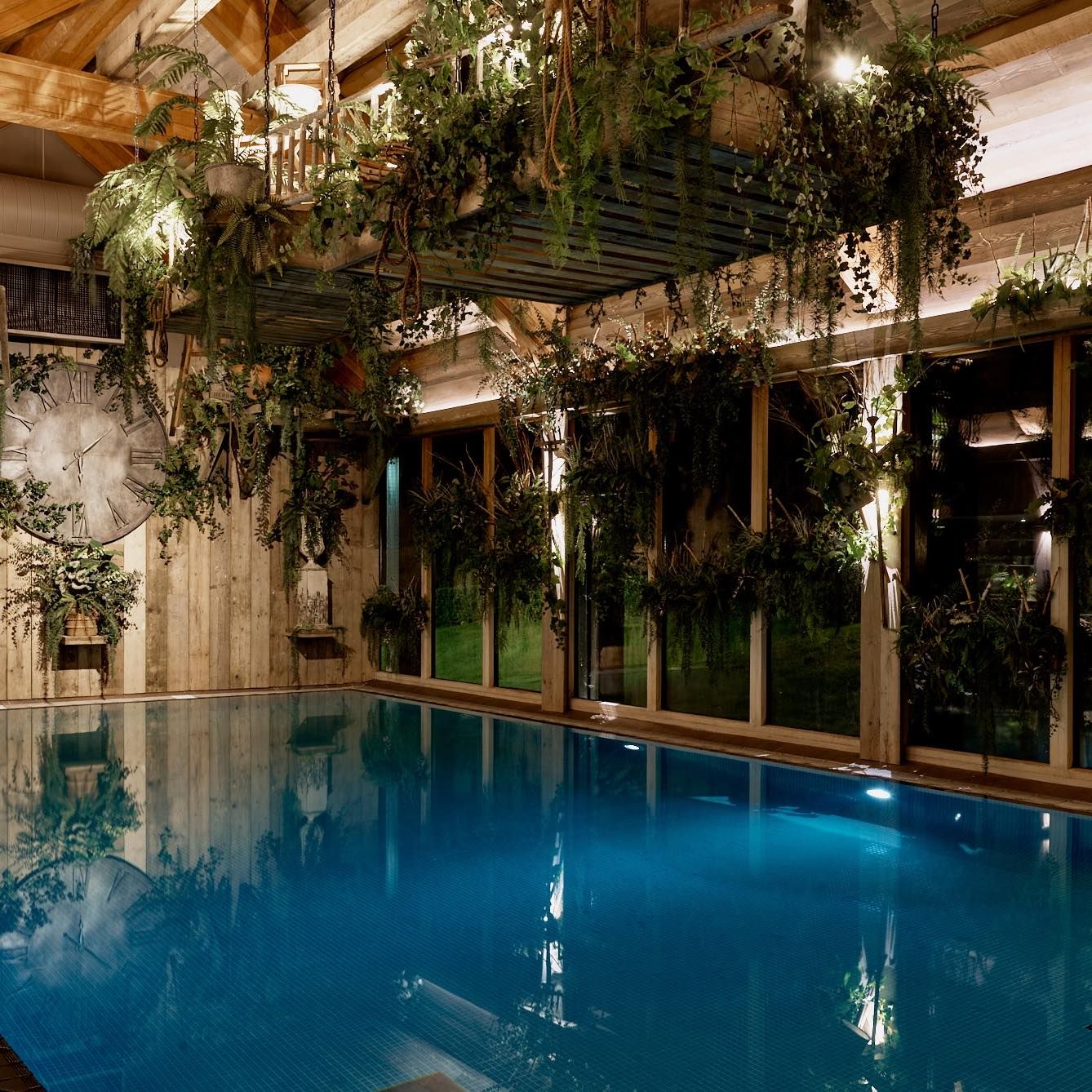 The Elms Hotel's brand icon
