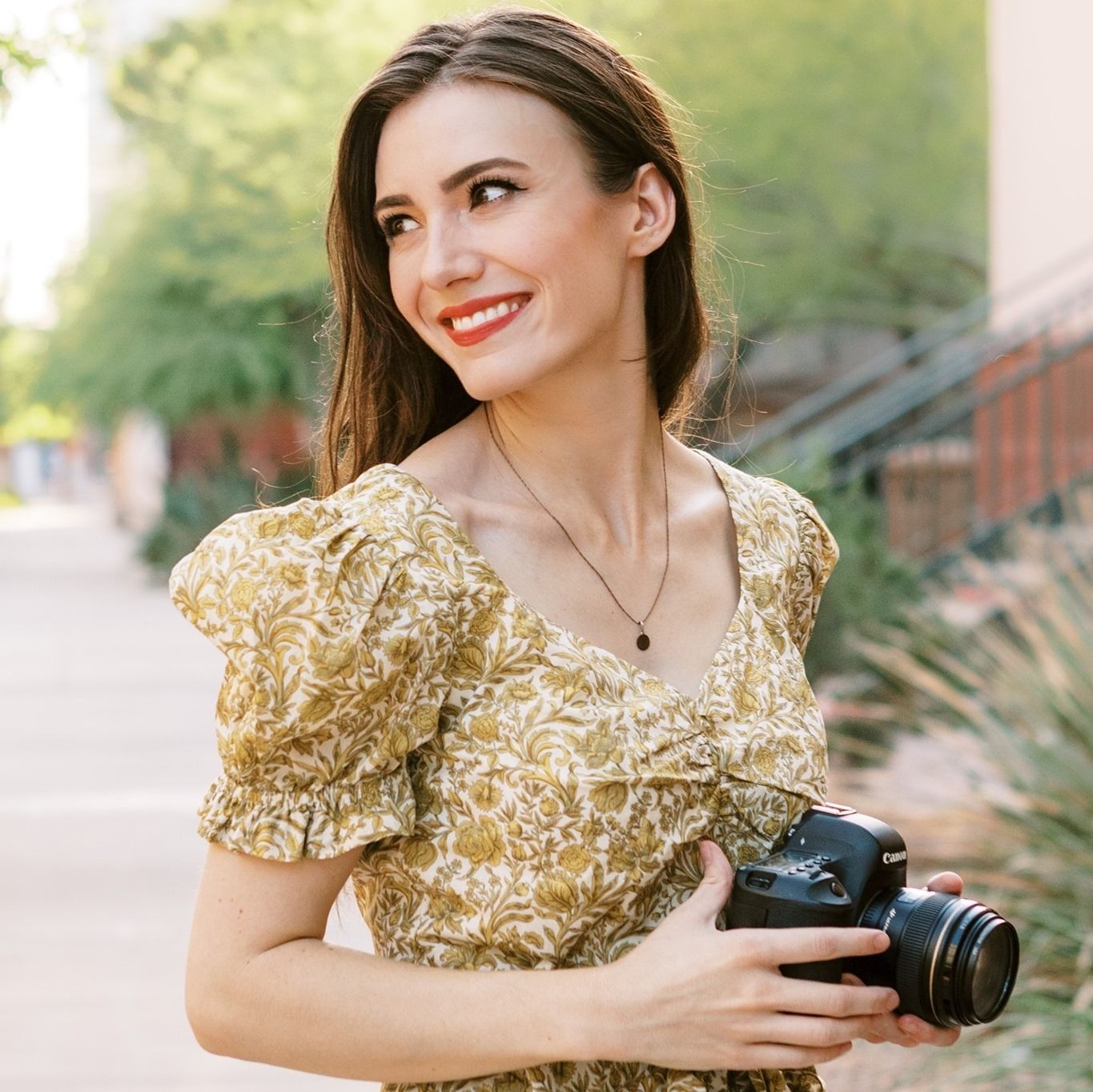 Bethany Brown Photography's icon
