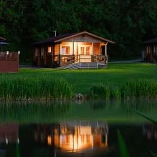 bookholidaylodge.co.uk's icon