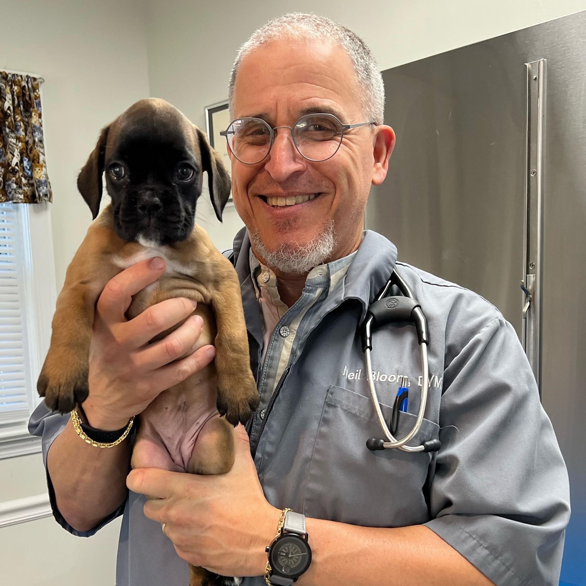 Central Monmouth Animal Hospital's icon
