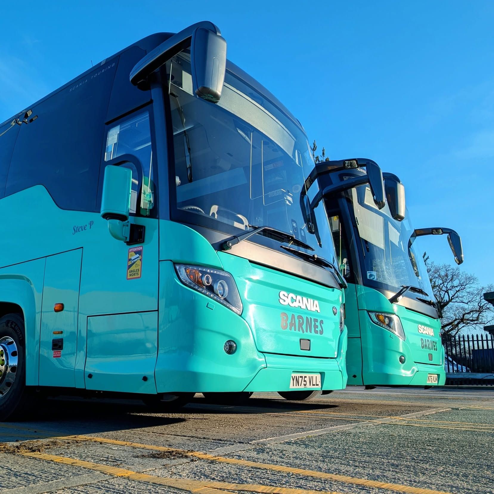 Barnes Coaches's icon