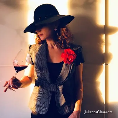 Juliannaglass