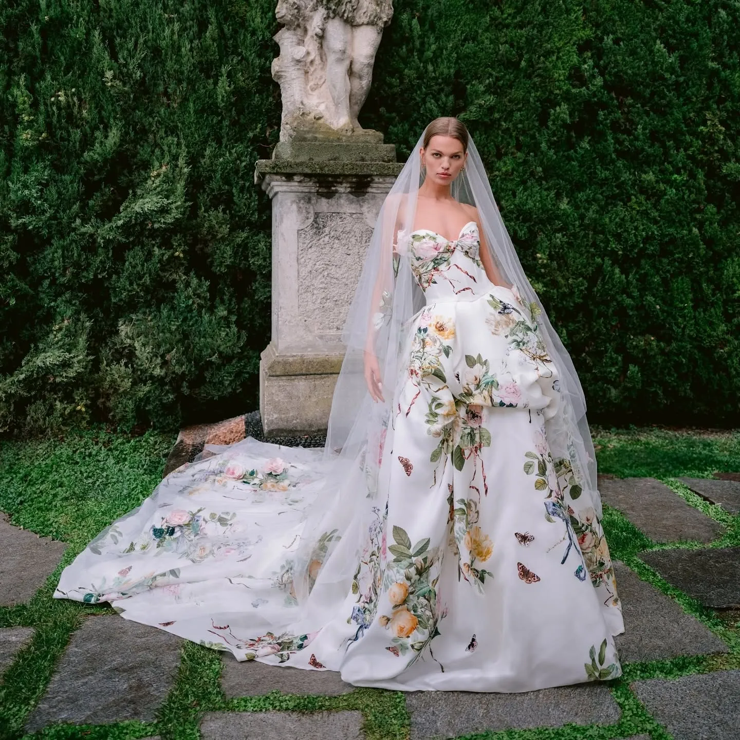 Monique Lhuillier logo