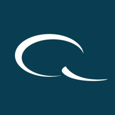 Q - Center logo