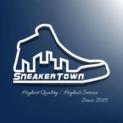 SNEAKER TOWN