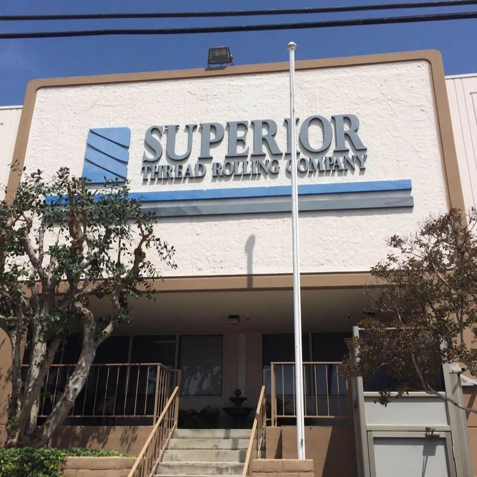 Superior Thread Rolling logo